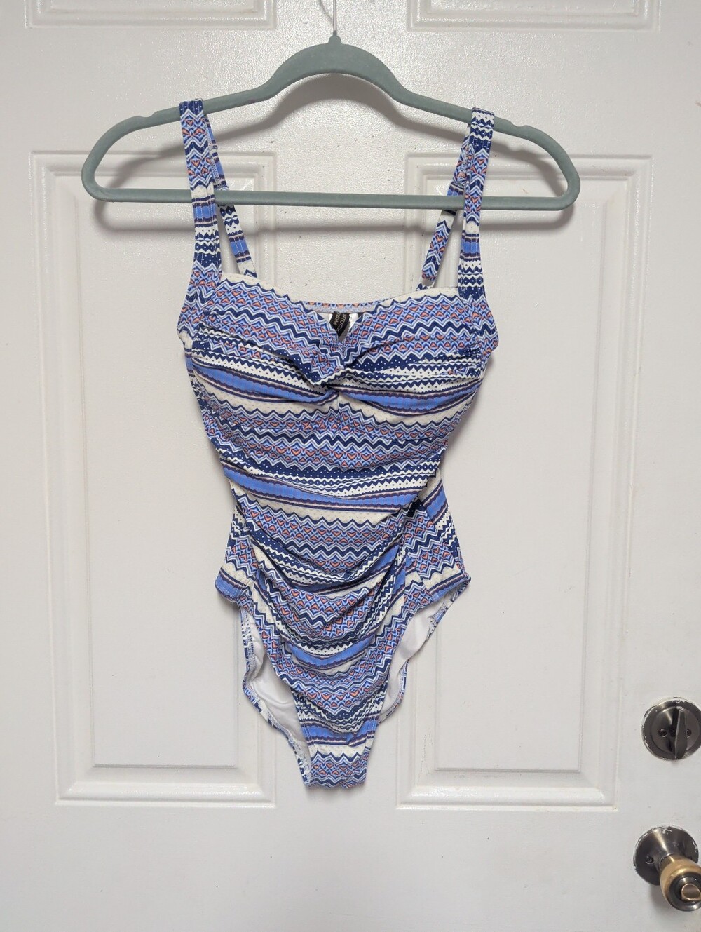 Nip Tuck Swim sz 6 One Piece Swimsuit Geometric Striped Ruched